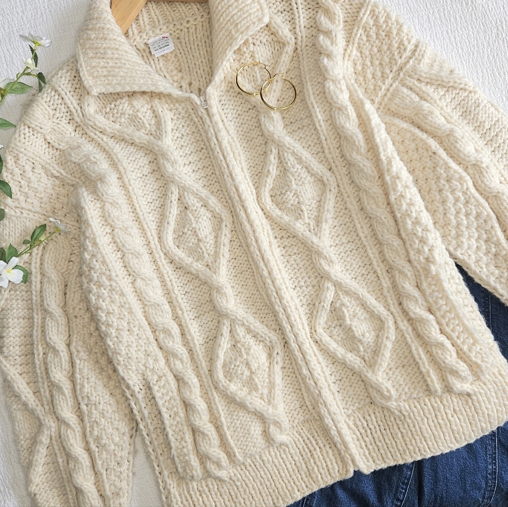 Elegant Cream Cable Knit Cardigan